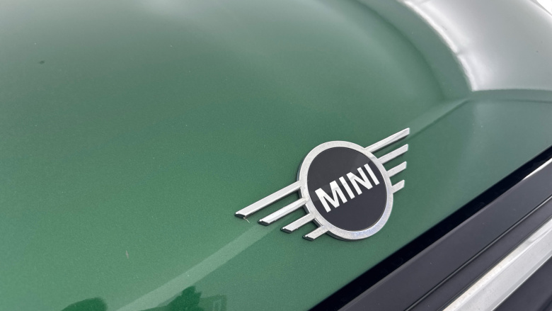MINI Hatchback 1.5 Cooper Classic 5dr Petrol Hatchback